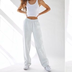 Aritzia TNA Cozy Fleece Straight Boyfriend Sweatpants